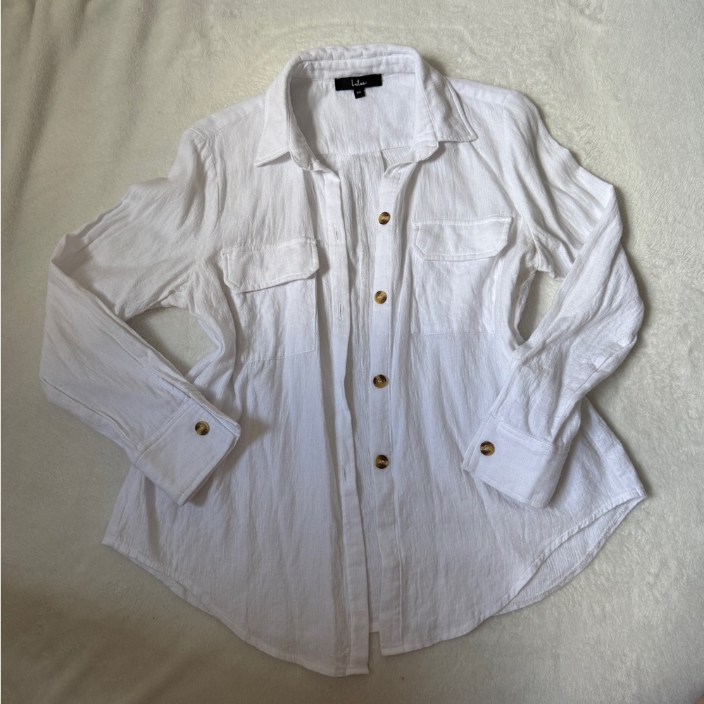 Lulu's White Button-Up Shirt🤍